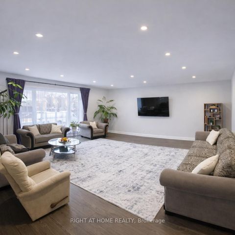 Photo 1 at 122 Dollery Court, Branson, Toronto
