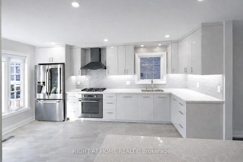 Photo 5 at 122 Dollery Court, Branson, Toronto