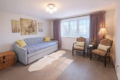 Photo 10 at 122 Dollery Court, Branson, Toronto