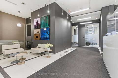 Photo 4 at 101 - 380 Macpherson Avenue, Casa Loma, Toronto