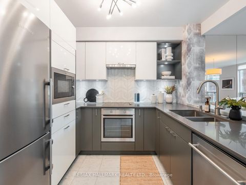 Photo 6 at 809 - 942 Yonge Street, Annex, Toronto