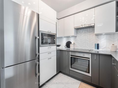 Photo 12 at 809 - 942 Yonge Street, Annex, Toronto