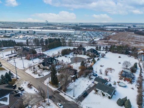 Photo 9 at 70 Simmons Street, Elder Mills, Vaughan