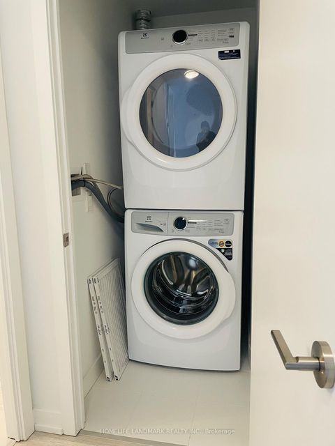 Photo 13 at N830 - 7 GOLDEN LION Heights, Newtonbrook East, Toronto