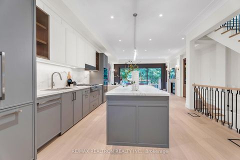 Photo 7 at 105 Rumsey Road, Leaside, Toronto