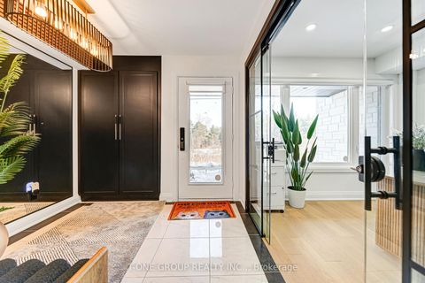 Photo 3 at 9 Credit Lane, Jefferson, Richmond Hill