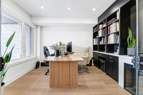 Photo 6 at 9 Credit Lane, Jefferson, Richmond Hill