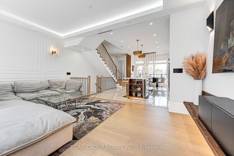 Photo 10 at 9 Credit Lane, Jefferson, Richmond Hill