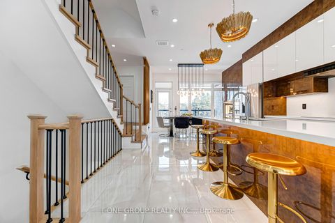 Photo 12 at 9 Credit Lane, Jefferson, Richmond Hill