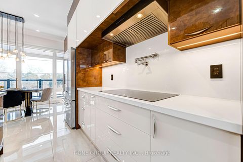 Photo 13 at 9 Credit Lane, Jefferson, Richmond Hill