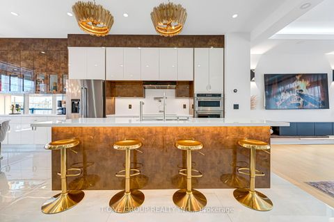 Photo 18 at 9 Credit Lane, Jefferson, Richmond Hill