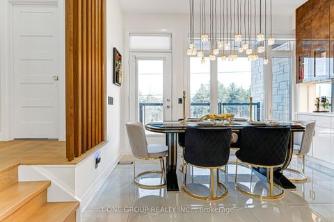 Photo 21 at 9 Credit Lane, Jefferson, Richmond Hill