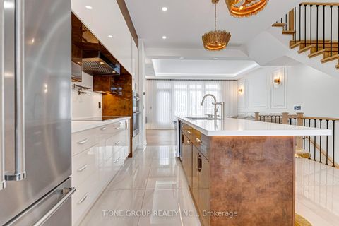 Photo 24 at 9 Credit Lane, Jefferson, Richmond Hill