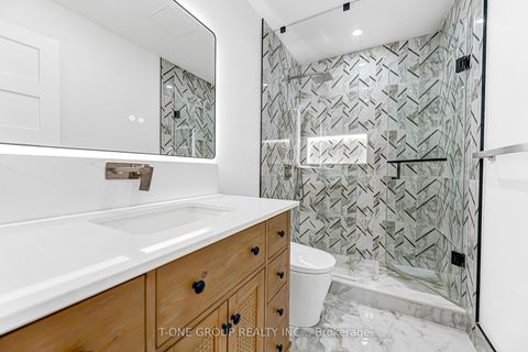 Photo 30 at 9 Credit Lane, Jefferson, Richmond Hill