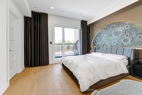 Photo 31 at 9 Credit Lane, Jefferson, Richmond Hill