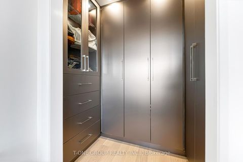 Photo 32 at 9 Credit Lane, Jefferson, Richmond Hill