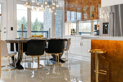 Photo 34 at 9 Credit Lane, Jefferson, Richmond Hill