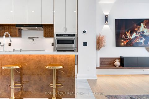 Photo 36 at 9 Credit Lane, Jefferson, Richmond Hill