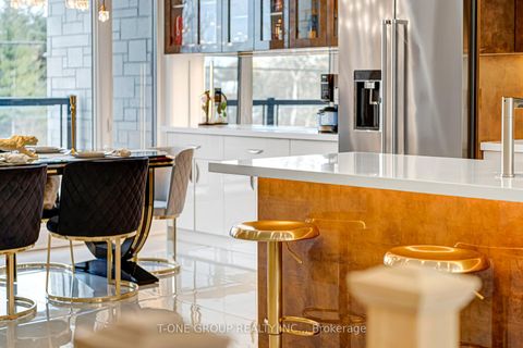 Photo 42 at 9 Credit Lane, Jefferson, Richmond Hill