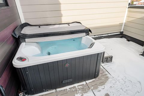 Photo 47 at 9 Credit Lane, Jefferson, Richmond Hill