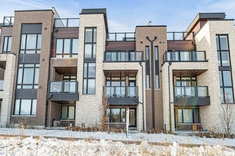 Photo 49 at 9 Credit Lane, Jefferson, Richmond Hill