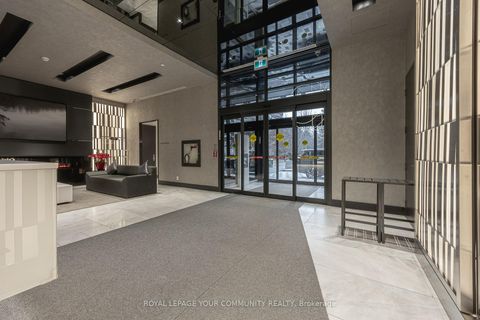 Photo 2 at 201 - 609 Avenue Road, St. Clair, Toronto