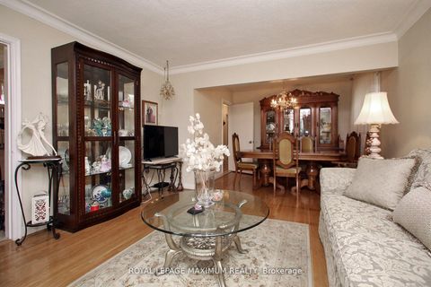 Photo 2 at 938 Kennedy Road, Ionview, Toronto