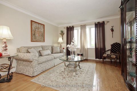 Photo 4 at 938 Kennedy Road, Ionview, Toronto
