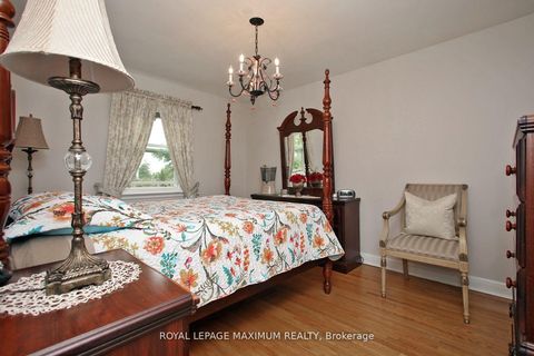Photo 12 at 938 Kennedy Road, Ionview, Toronto