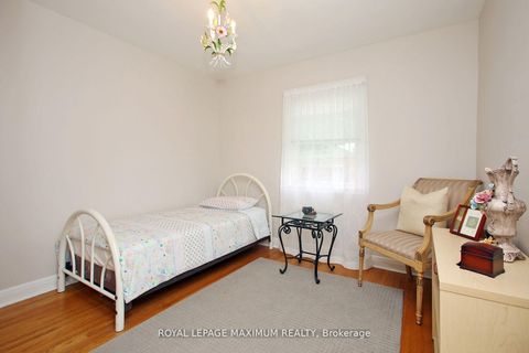 Photo 13 at 938 Kennedy Road, Ionview, Toronto