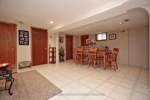 Photo 17 at 938 Kennedy Road, Ionview, Toronto
