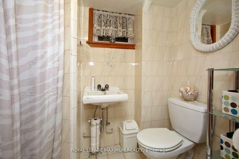 Photo 22 at 938 Kennedy Road, Ionview, Toronto