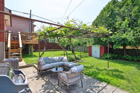 Photo 34 at 6 Crioline Road, Maple Leaf, Toronto