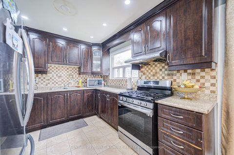 Photo 16 at 29 - 1730 Albion Road, Clairville, Toronto