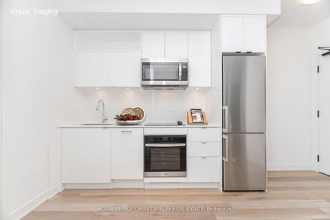 Photo 10 at 413 - 70 Princess Street E, Waterfront Communities C8, Toronto