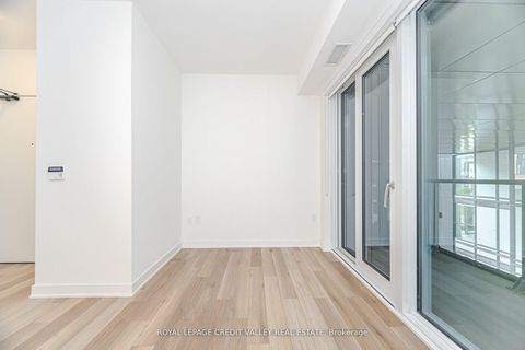 Photo 16 at 413 - 70 Princess Street E, Waterfront Communities C8, Toronto