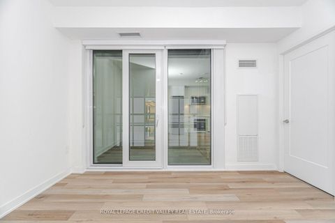 Photo 18 at 413 - 70 Princess Street E, Waterfront Communities C8, Toronto