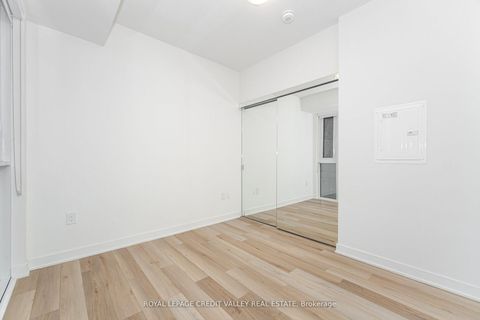 Photo 22 at 413 - 70 Princess Street E, Waterfront Communities C8, Toronto