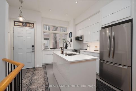 Photo 4 at 14 Old Trillium Lane, Regent Park, Toronto