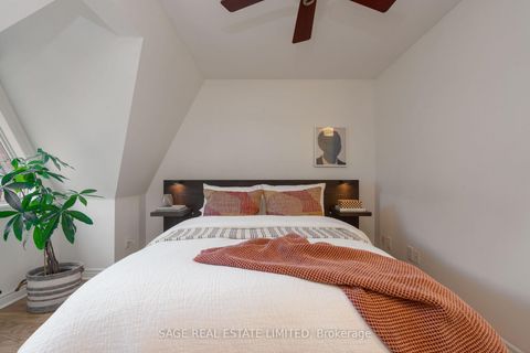 Photo 13 at 14 Old Trillium Lane, Regent Park, Toronto