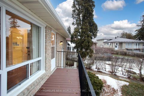 Photo 2 at 30 Lowbank Court, Steeles, Toronto