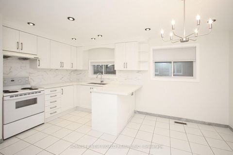Photo 14 at 30 Lowbank Court, Steeles, Toronto