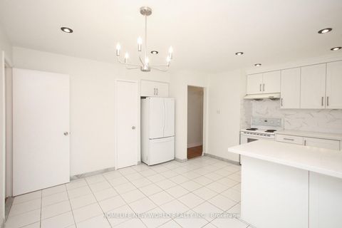 Photo 17 at 30 Lowbank Court, Steeles, Toronto