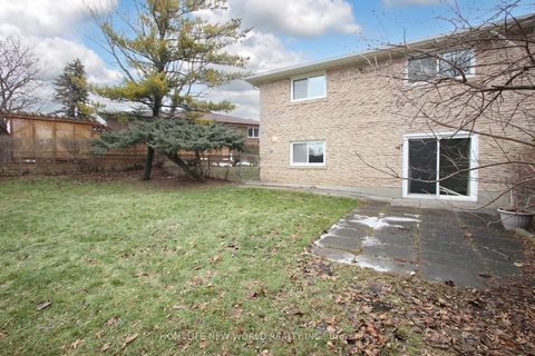 Photo 28 at 30 Lowbank Court, Steeles, Toronto