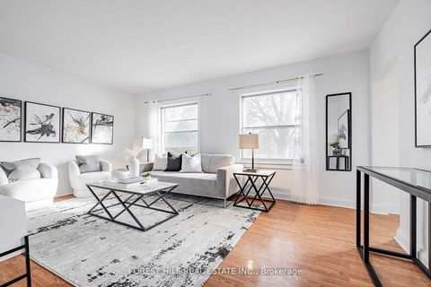 Photo 1 at 174 Avondale Avenue, Willowdale East, Toronto