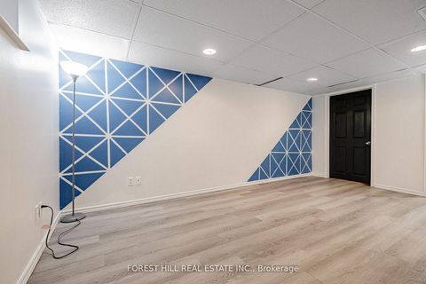 Photo 20 at 174 Avondale Avenue, Willowdale East, Toronto