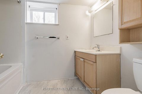 Photo 23 at 174 Avondale Avenue, Willowdale East, Toronto