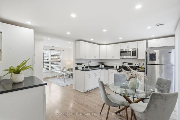 Photo 8 at 190 MEAD Avenue, Parkview, Hamilton