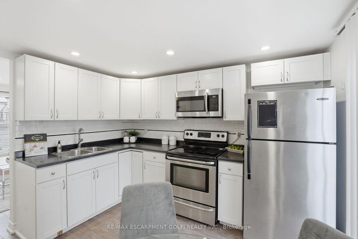 Photo 9 at 190 MEAD Avenue, Parkview, Hamilton