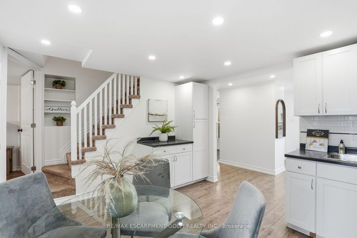 Photo 10 at 190 MEAD Avenue, Parkview, Hamilton